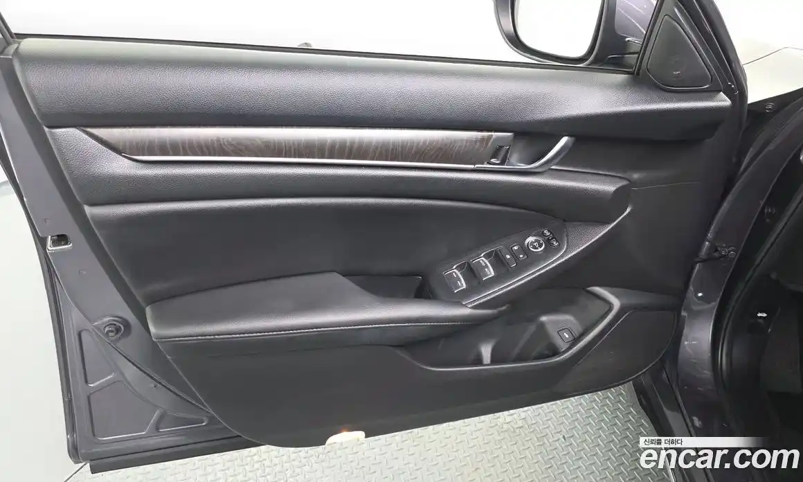 Honda Accord 2019 1.5 автомат (гидро), фото 14