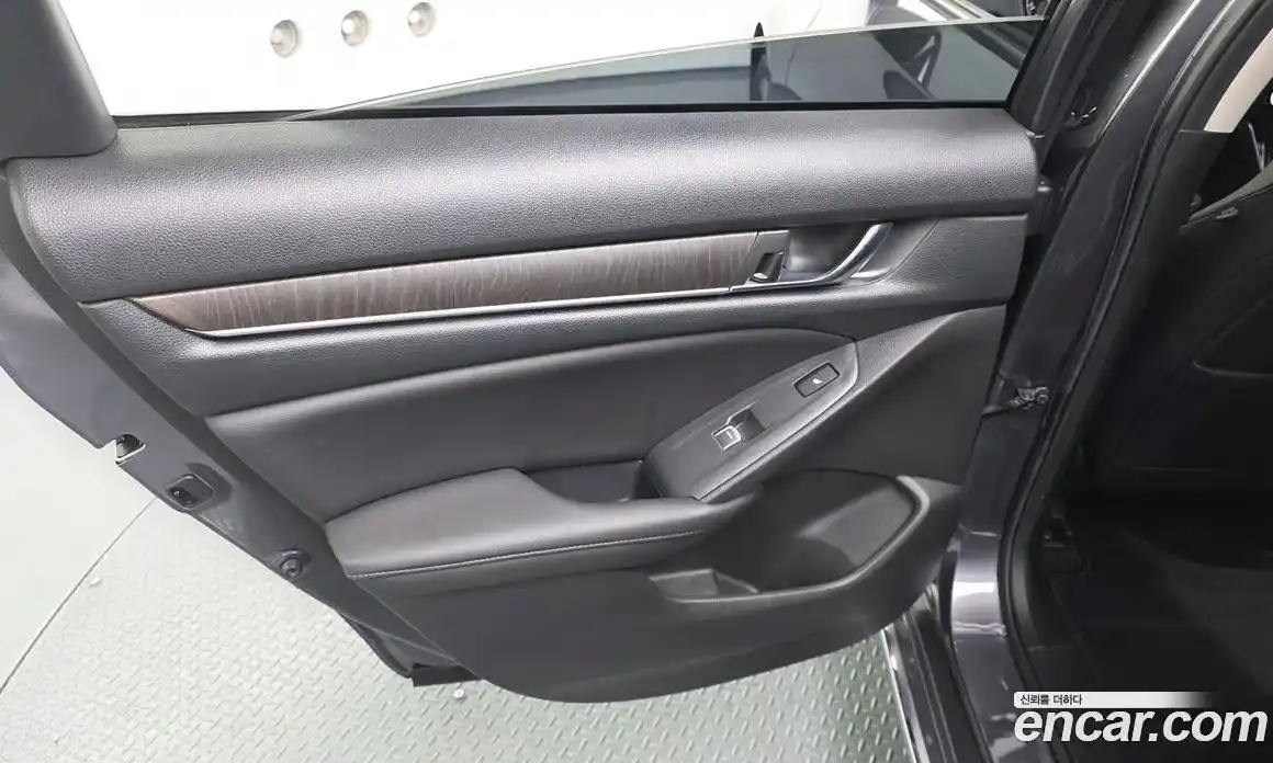 Honda Accord 2019 1.5 автомат (гидро), фото 15