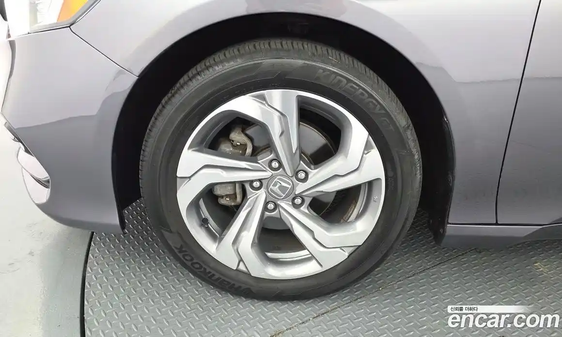 Honda Accord 2019 1.5 автомат (гидро), фото 5
