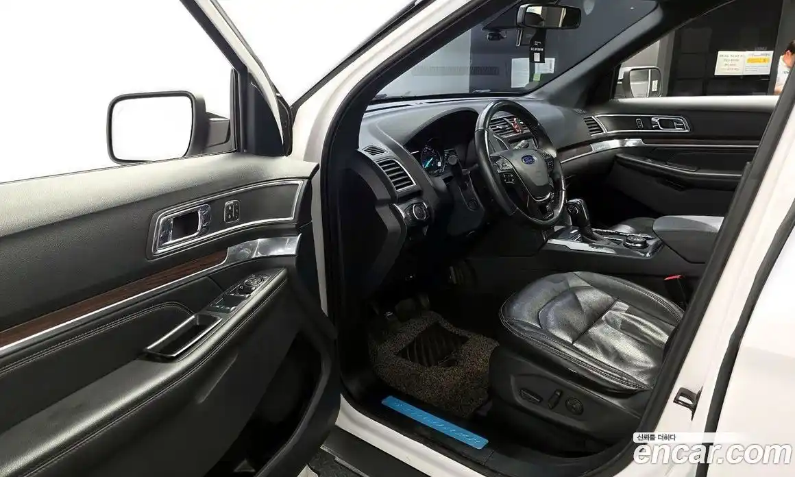 Ford Explorer 2019 2.3 автомат (гидро), фото 10