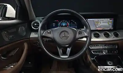 Mercedes-Benz E-Class 2017 2.0 автомат (гидро), миниатюра 12