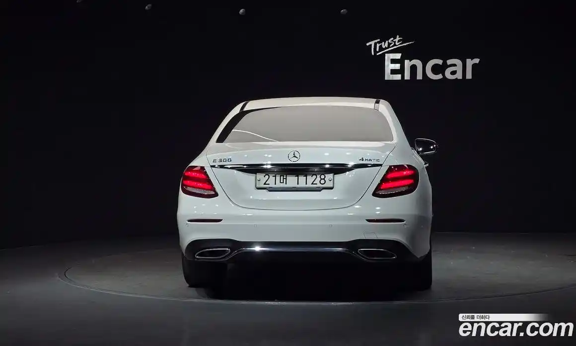 Mercedes-Benz E-Class 2017 2.0 автомат (гидро), фото 4