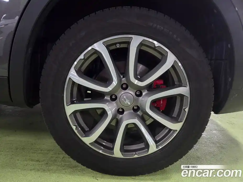 Maserati Levante 2019 3.0 гидро, фото 5