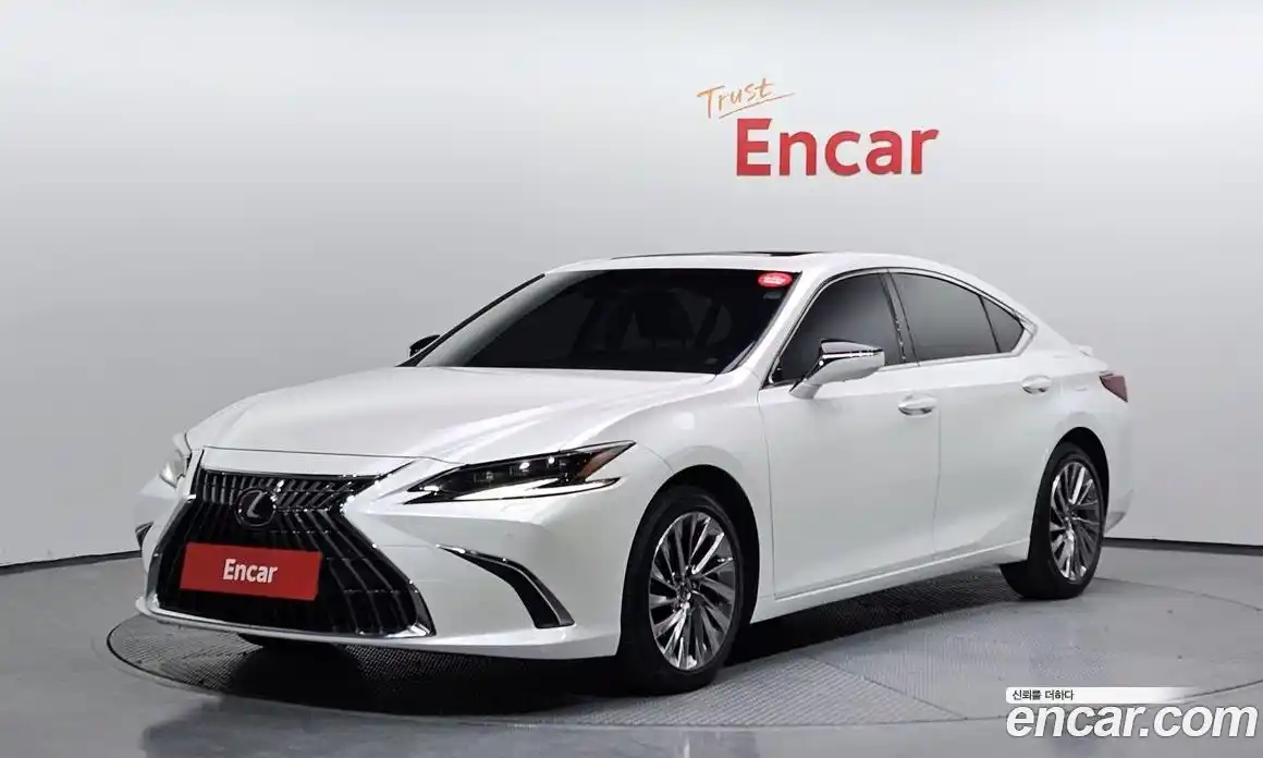 Lexus ES 2024 2.5 гидро, фото 1