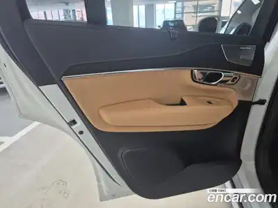 Volvo XC90 2025 2.0 автомат (гидро), миниатюра 11