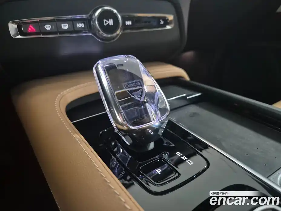 Volvo XC90 2025 2.0 автомат (гидро), фото 15