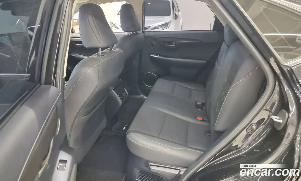 Lexus NX 2021 2.5 вариатор, фото 11