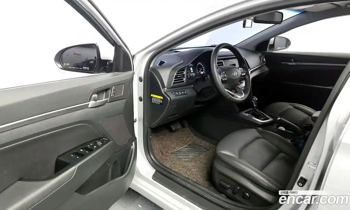 Hyundai Avante 2019 1.6 автомат (гидро), фото 13