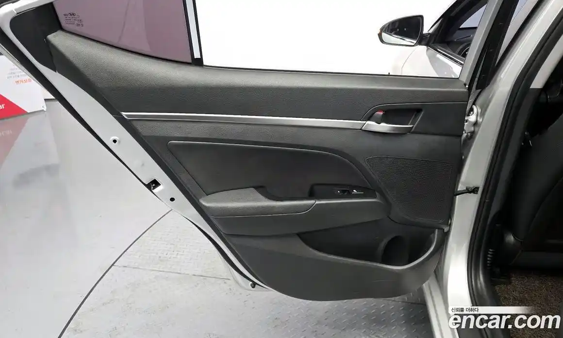 Hyundai Avante 2019 1.6 автомат (гидро), фото 14