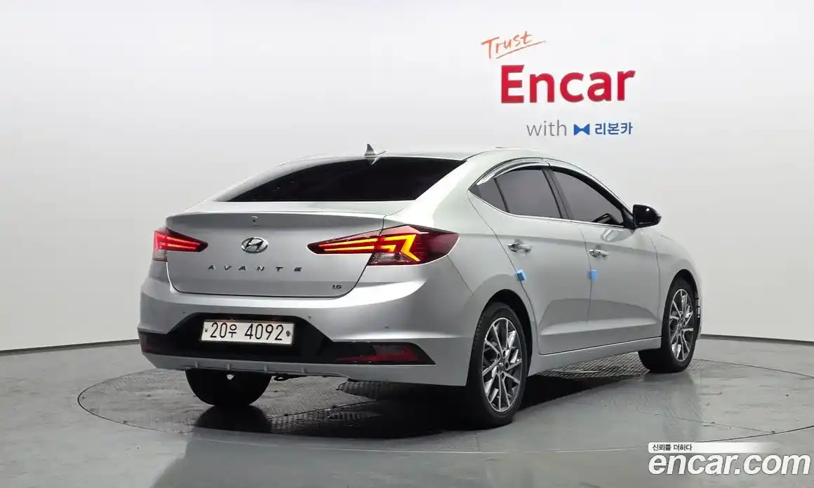 Hyundai Avante 2019 1.6 автомат (гидро), фото 2