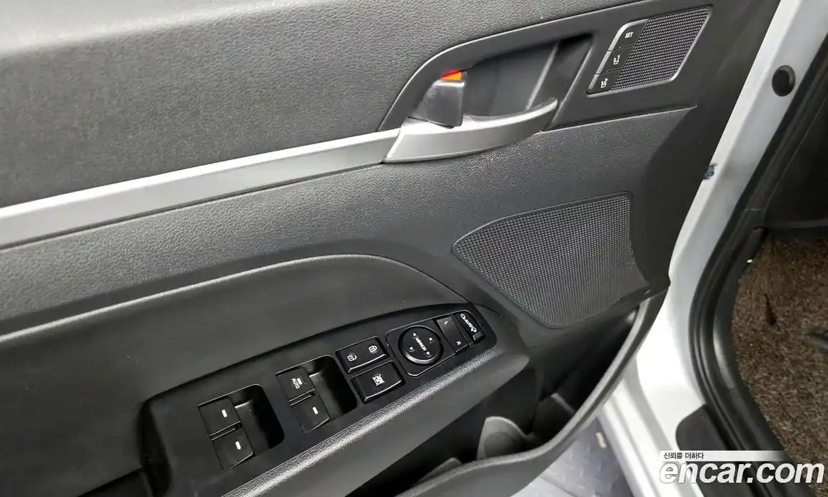 Hyundai Avante 2019 1.6 автомат (гидро), фото 25