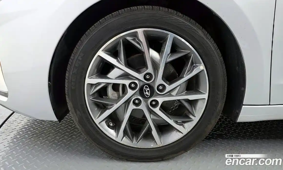 Hyundai Avante 2019 1.6 автомат (гидро), фото 5