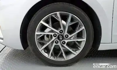 Hyundai Avante 2019 1.6 автомат (гидро), миниатюра 5