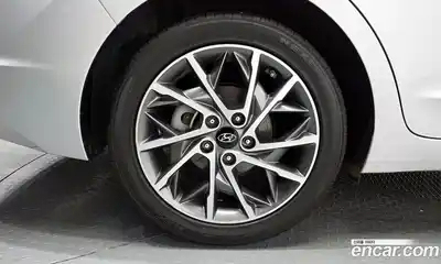 Hyundai Avante 2019 1.6 автомат (гидро), миниатюра 7