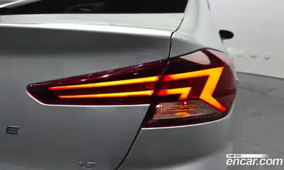 Hyundai Avante 2019 1.6 автомат (гидро), миниатюра 9
