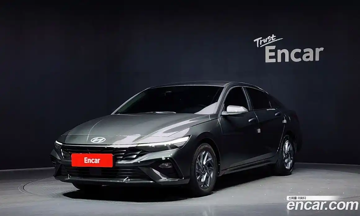 Hyundai Avante 2023 1.6 автомат (гидро), фото 1