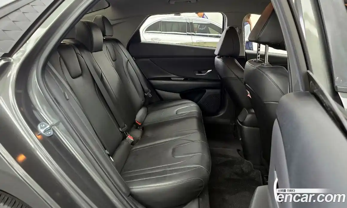 Hyundai Avante 2023 1.6 автомат (гидро), фото 11