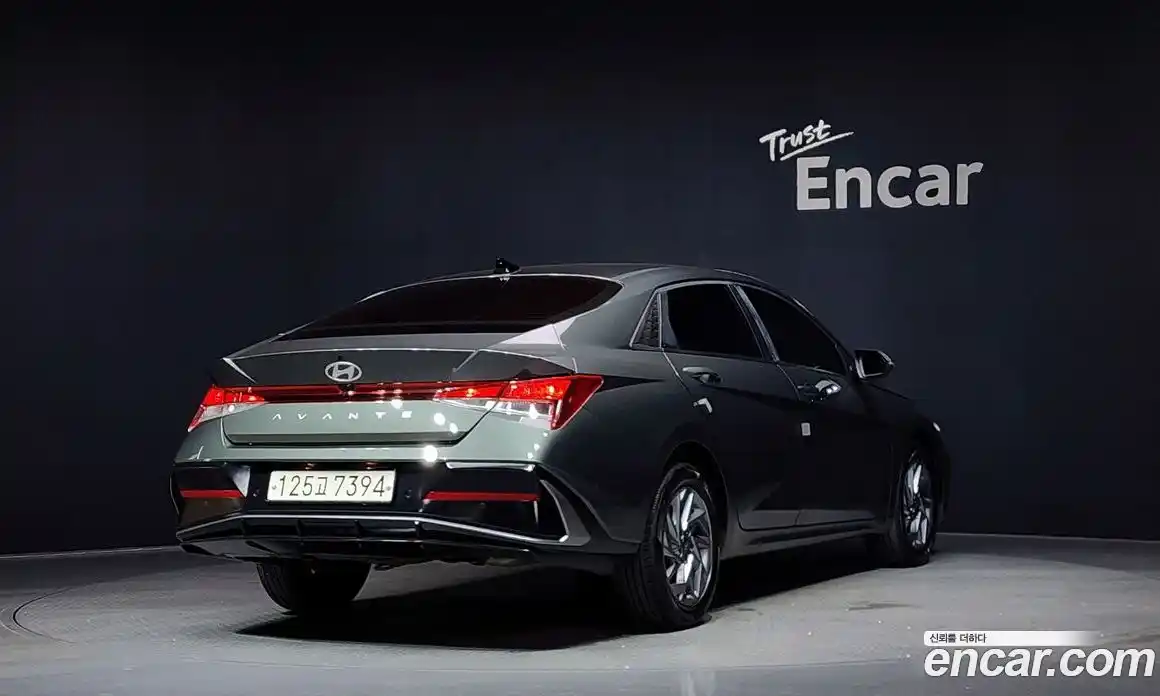 Hyundai Avante 2023 1.6 автомат (гидро), фото 2
