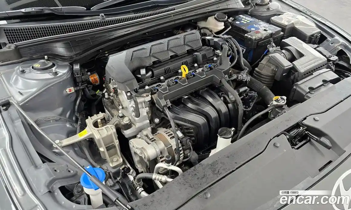 Hyundai Avante 2023 1.6 автомат (гидро), фото 6