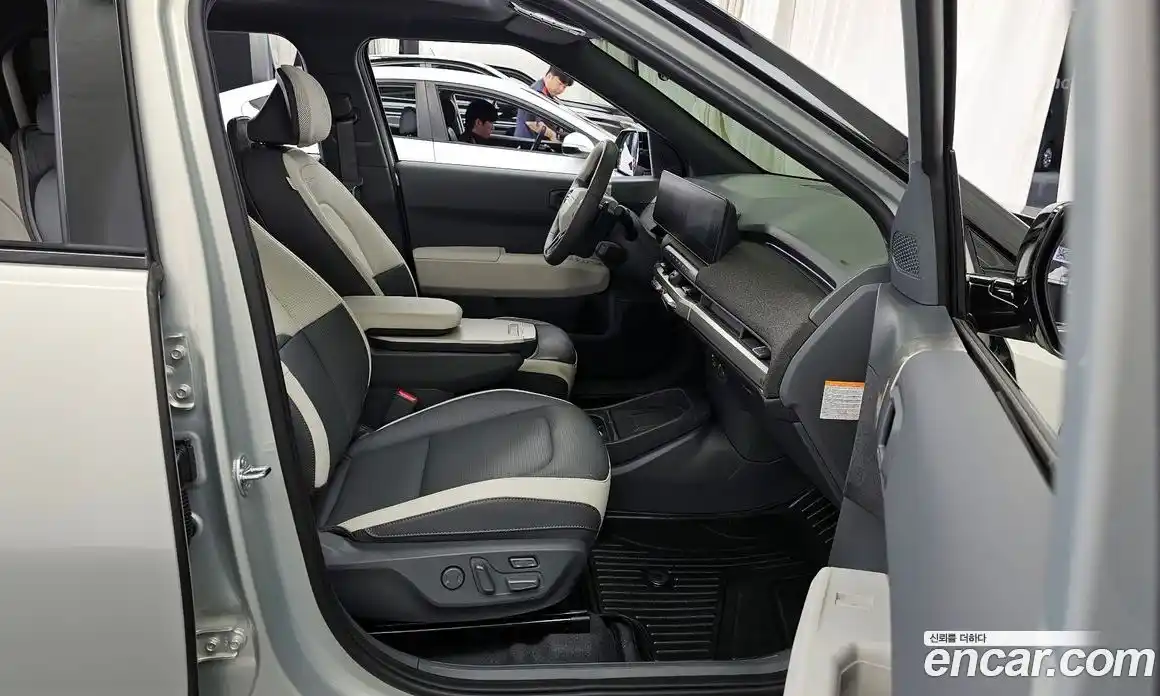 Kia EV3 2025 0.2 автомат (гидро), фото 11