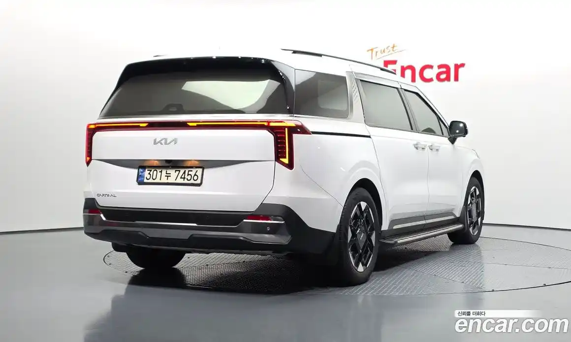 Kia Carnival 2024 2.2 автомат (гидро), фото 2
