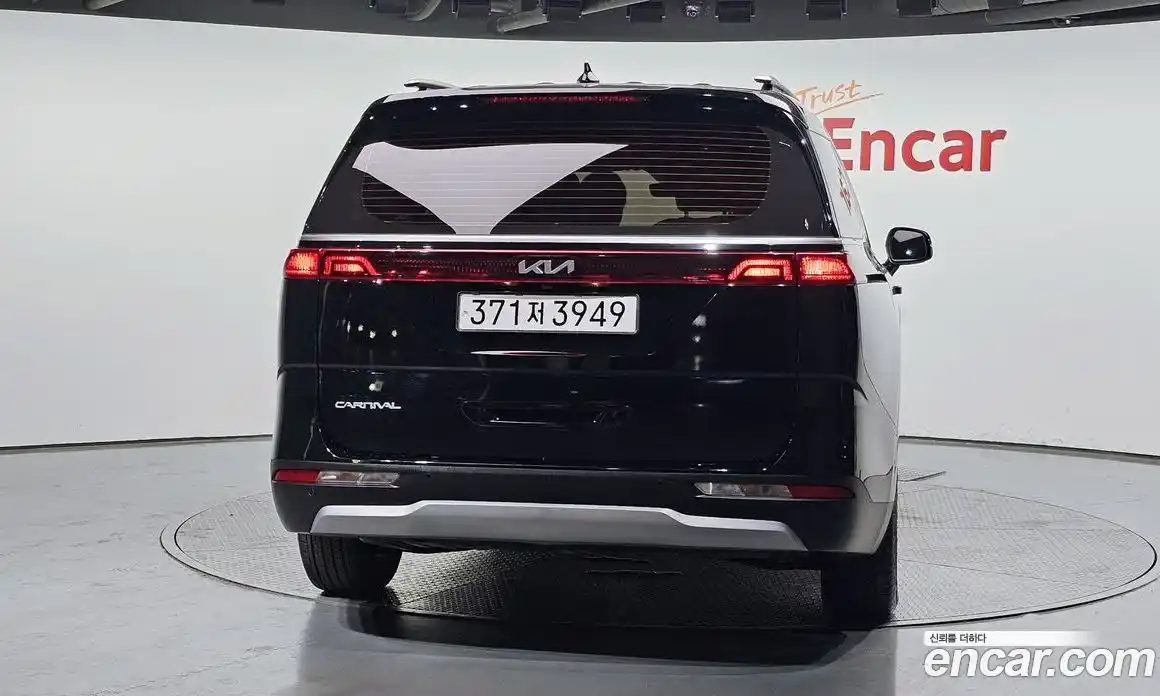 Kia Carnival 2023 2.2 автомат (гидро), фото 4