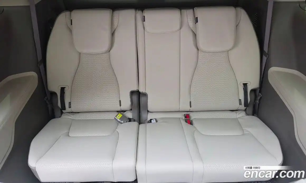 Kia Carnival 2025 1.6 автомат (гидро), фото 42
