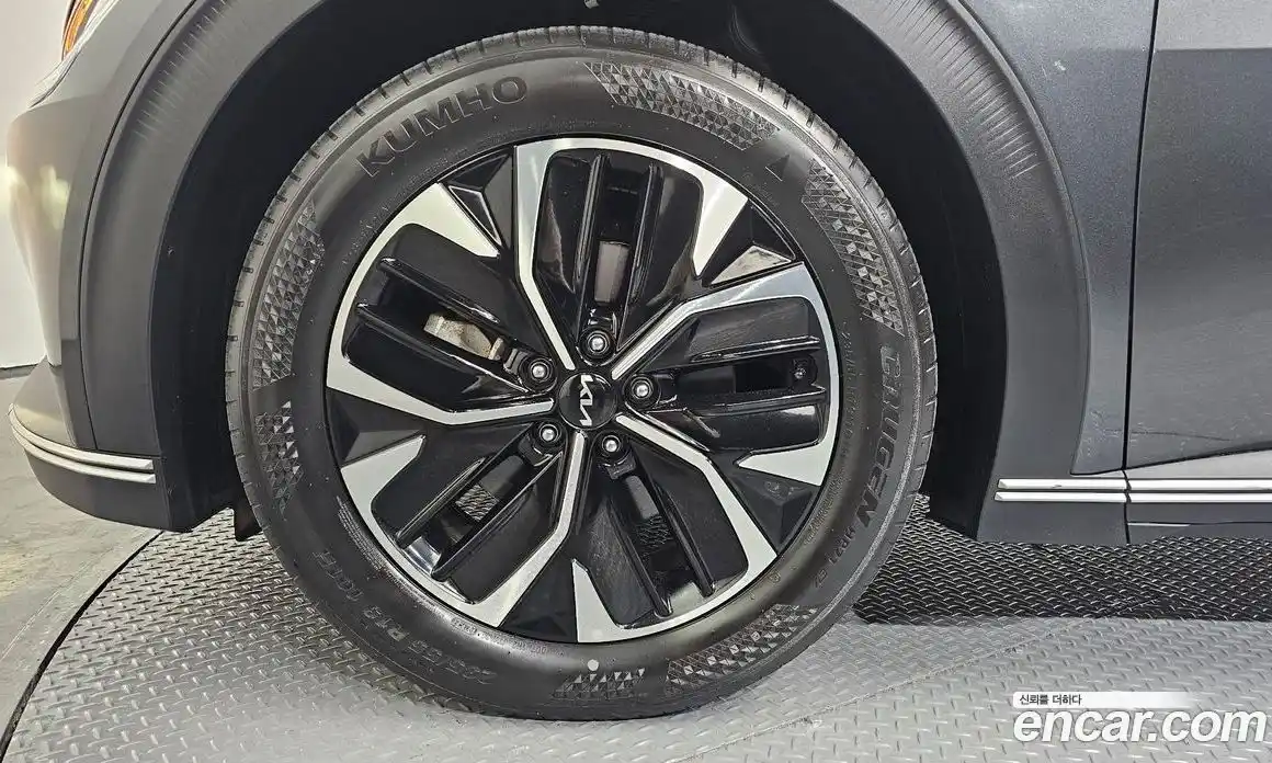 Kia EV6 2023 0.1 автомат (гидро), фото 5