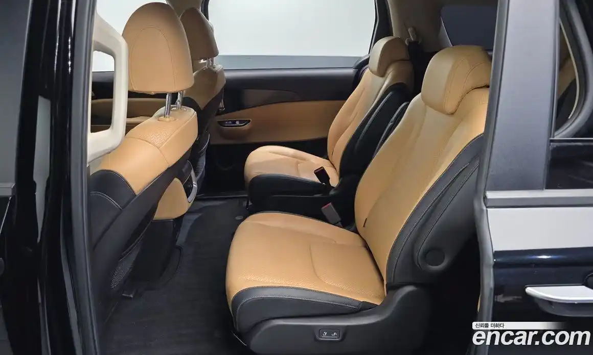 Kia Carnival 2021 2.2 автомат (гидро), фото 18