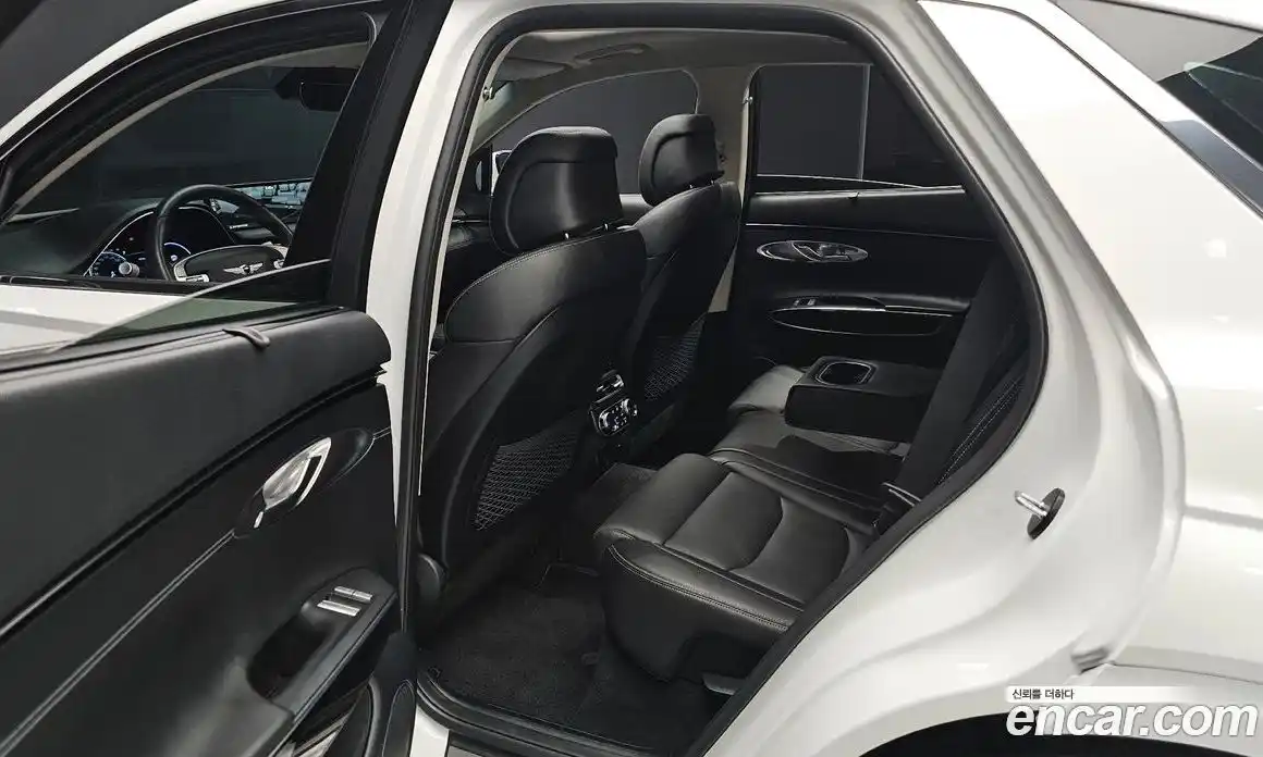 Genesis GV70 2023 2.5 автомат (гидро), фото 18