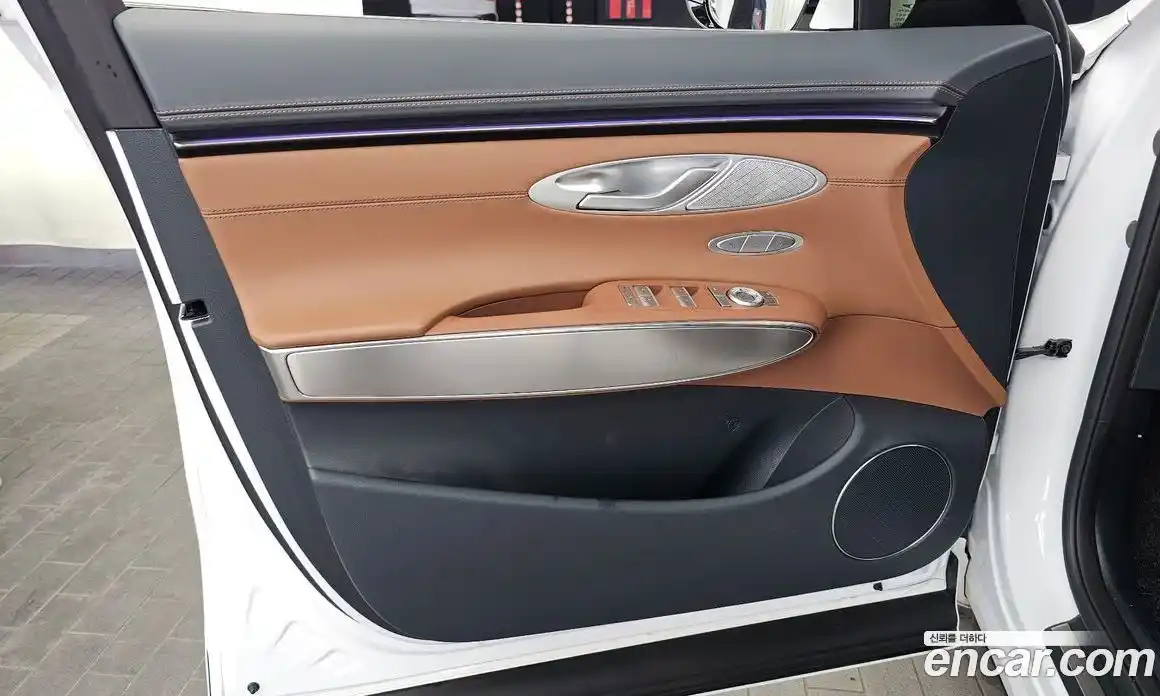 Genesis GV70 2025 2.5 автомат (гидро), фото 14