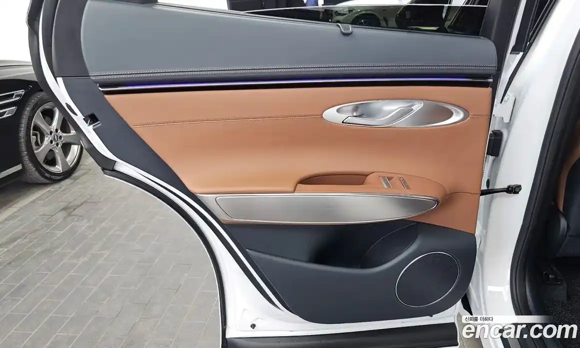 Genesis GV70 2025 2.5 автомат (гидро), фото 15