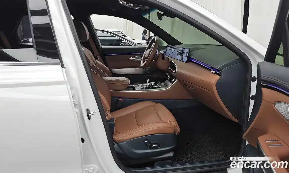 Genesis GV70 2025 2.5 автомат (гидро), фото 17