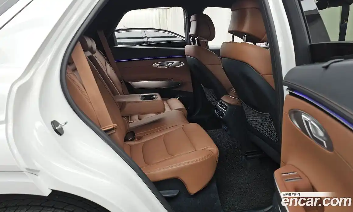 Genesis GV70 2025 2.5 автомат (гидро), фото 18