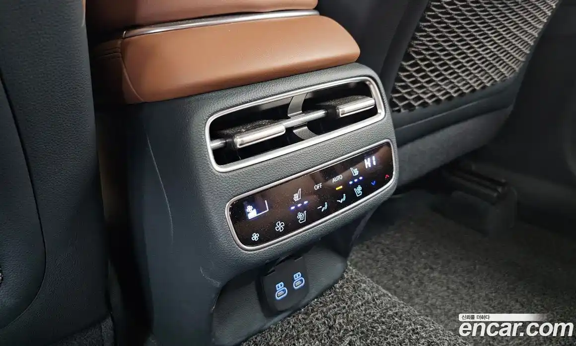 Genesis GV70 2025 2.5 автомат (гидро), фото 24