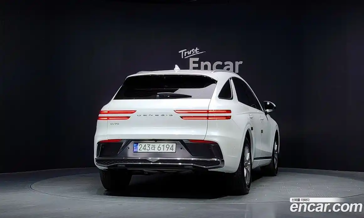 Genesis GV70 2025 2.5 автомат (гидро), фото 4