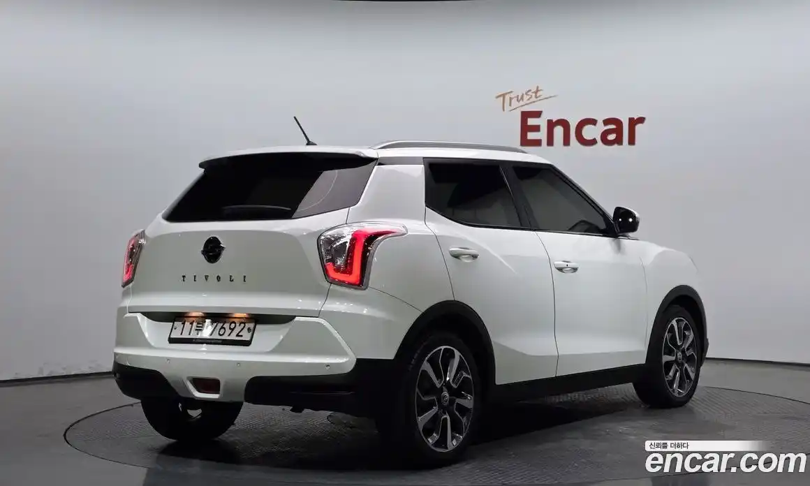 SsangYong TIBOLI 2015 1.6 автомат (гидро), фото 2