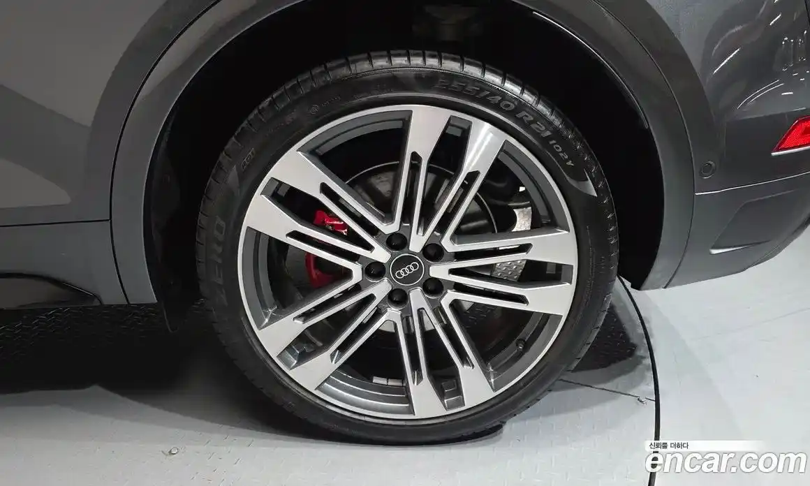 Audi SQ5 2022 3.0 автомат (гидро), фото 6