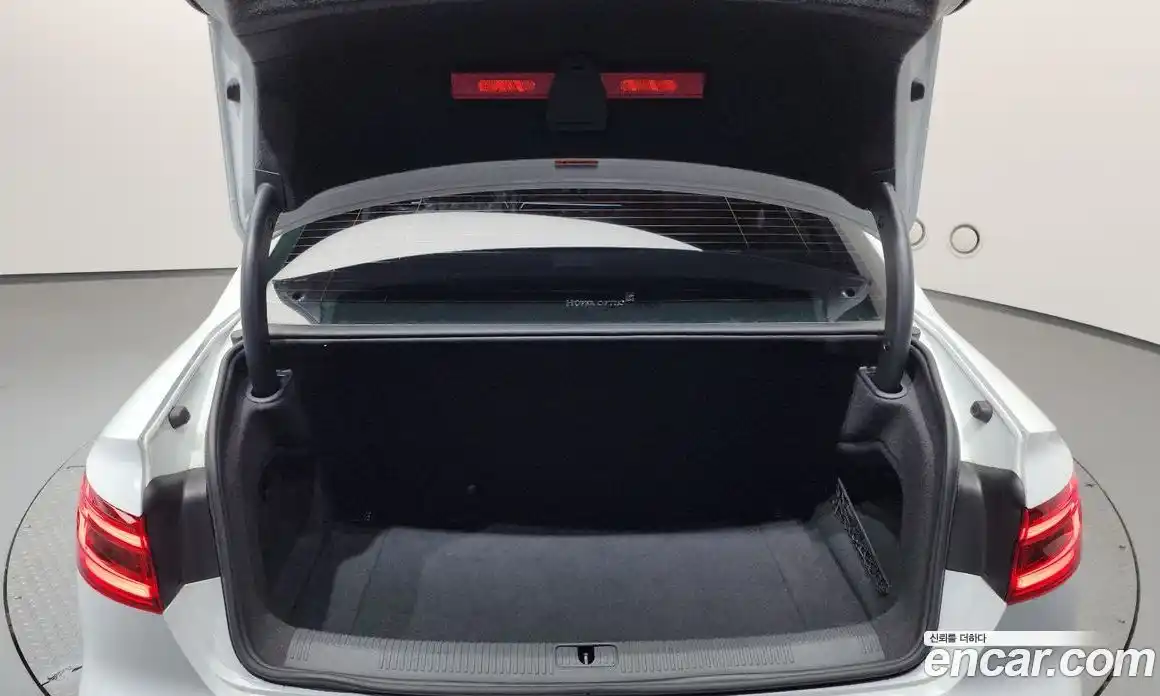 Audi A4 2018 2.0 автомат (гидро), фото 18