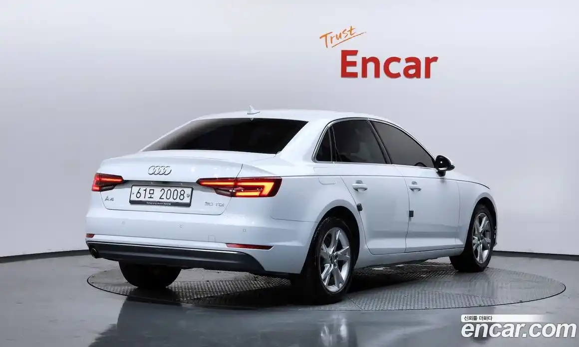 Audi A4 2018 2.0 автомат (гидро), фото 2