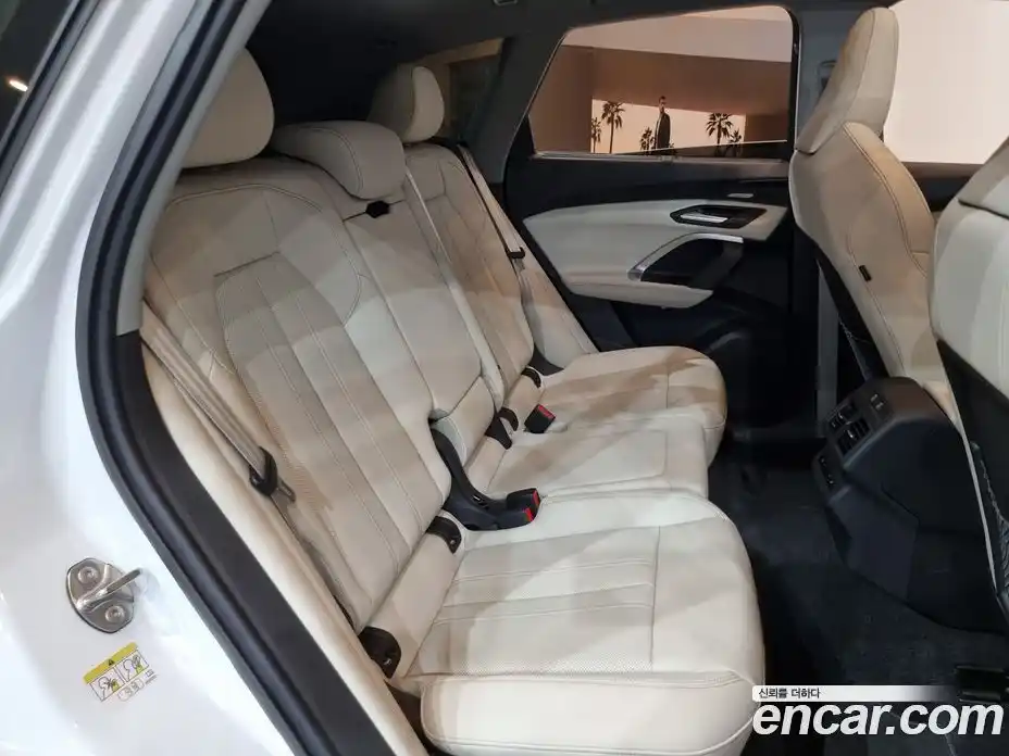 Audi Q5 2025 2.0 автомат (гидро), фото 18