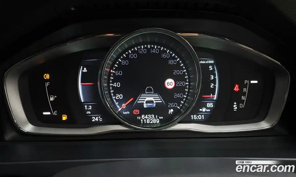 Volvo V60 2016 2.0 автомат (гидро), фото 7
