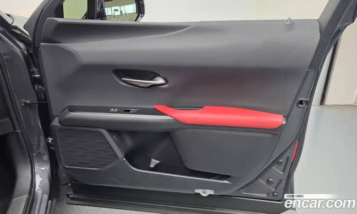 Lexus UX 2023 2.0 гидро, фото 14
