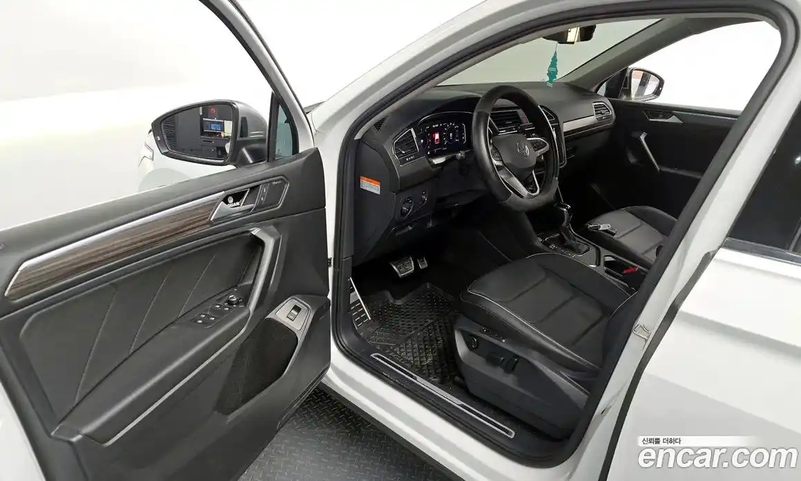 Volkswagen Tiguan 2022 2.0 автомат (гидро), фото 12