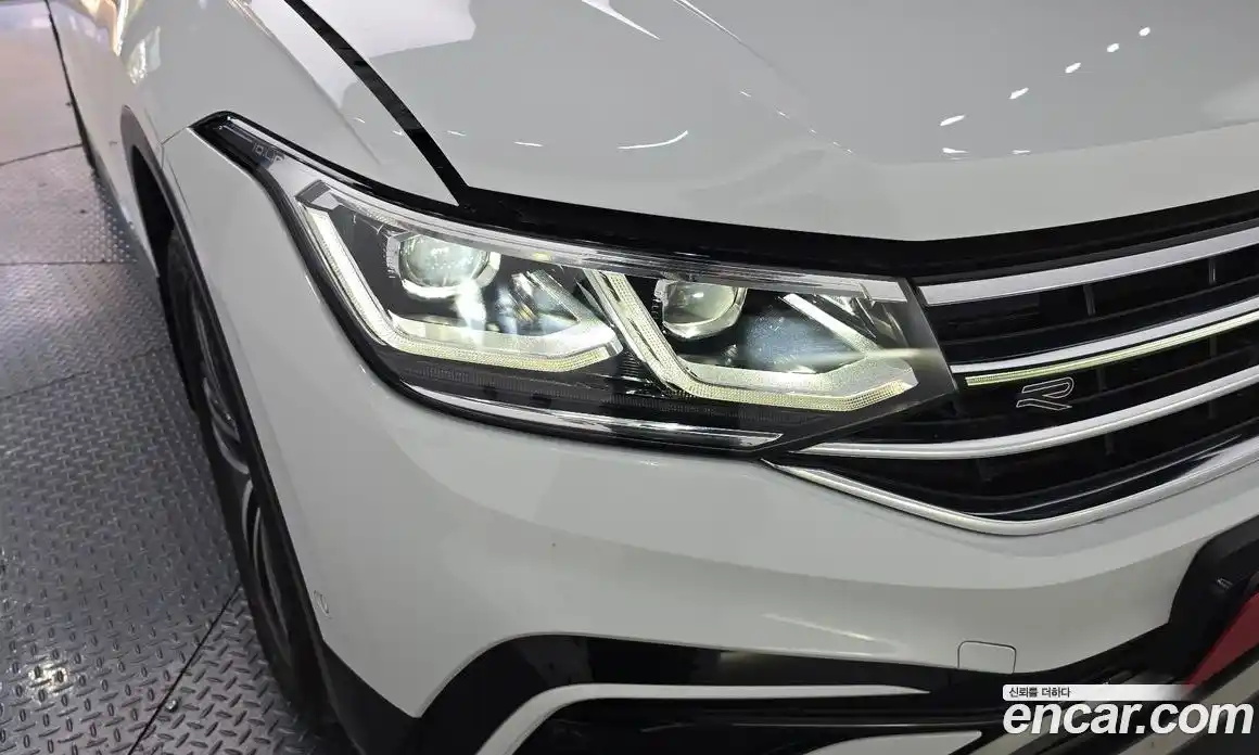 Volkswagen Tiguan 2022 2.0 автомат (гидро), фото 7