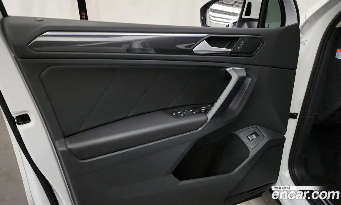 Volkswagen Tiguan 2021 2.0 автомат (гидро), фото 14