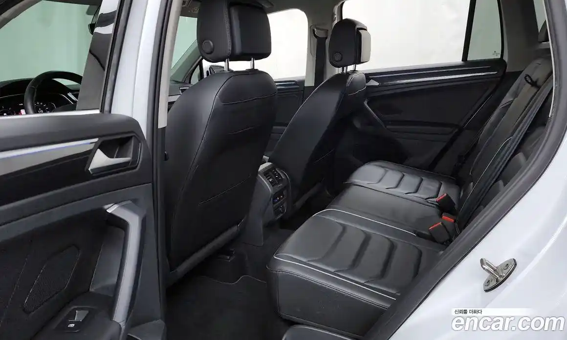 Volkswagen Tiguan 2021 2.0 автомат (гидро), фото 16