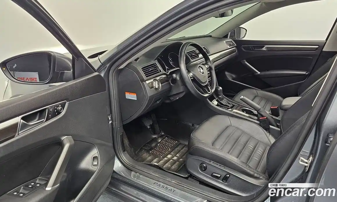 Volkswagen Passat 2018 2.0 автомат (гидро), фото 13
