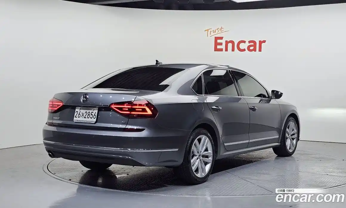 Volkswagen Passat 2018 2.0 автомат (гидро), фото 2