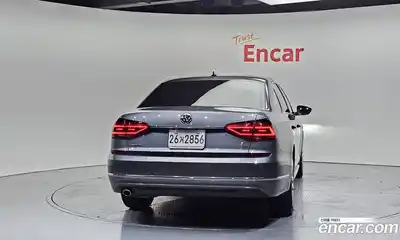Volkswagen Passat 2018 2.0 автомат (гидро), миниатюра 4